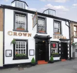 Crown Hotel Hotels in Лошернхед