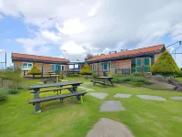 Jeju Oreum Pension Hotels near Dolgeobugi Suseok Bakmulkwan