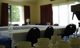 The Peaks Motor Inn