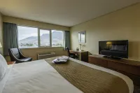 The Thompson Hotel Hotels near Charles Anderson Stadium