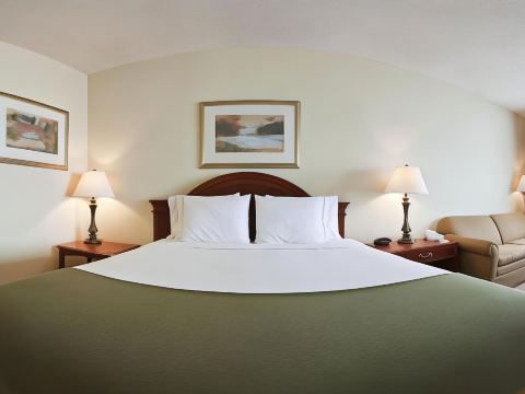 Baymont Inn & Suites by Wyndham Holbrook
