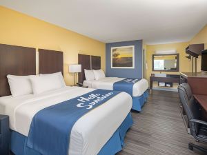 Days Inn by Wyndham Muscle Shoals Florence