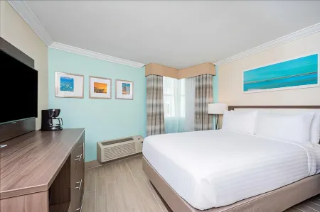 Holiday Inn Express & Suites Nassau