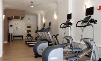 5. HOTEL VE..