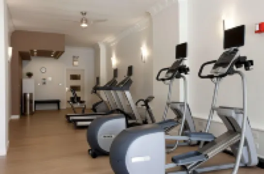 HOTEL VERSEY CHICAGO LINCOLN PARK