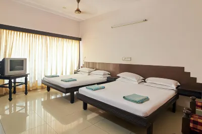 Triveni Tourist Home Hotels near Kanyakumari Beach