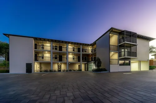 Wiggins Pass Chalet Hotels in North Naples