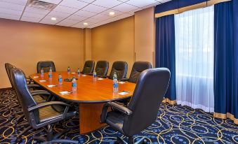 Holiday Inn Express & Suites Pittsburgh West Mifflin