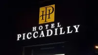 Hotel Piccadilly Hotels near Fresno Chandler Apt