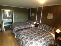 Galaxy Motel Hotels near Clancy Richard Arena