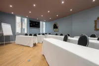 Grand Hôtel Dauphiné, Boutique Hôtel & Suites Hotels in Toulon