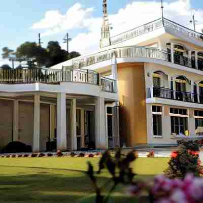 La Nicholas Dei Da Kine Resort Hotel Exterior