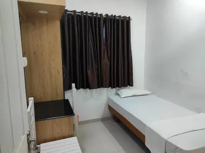 Quilon Residency Hotels near Panachuvadu, Punnapra - Vayalar