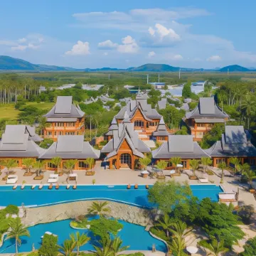 Santhiya Phuket Natai Resort & Spa Отели в г. Такуа Тунг