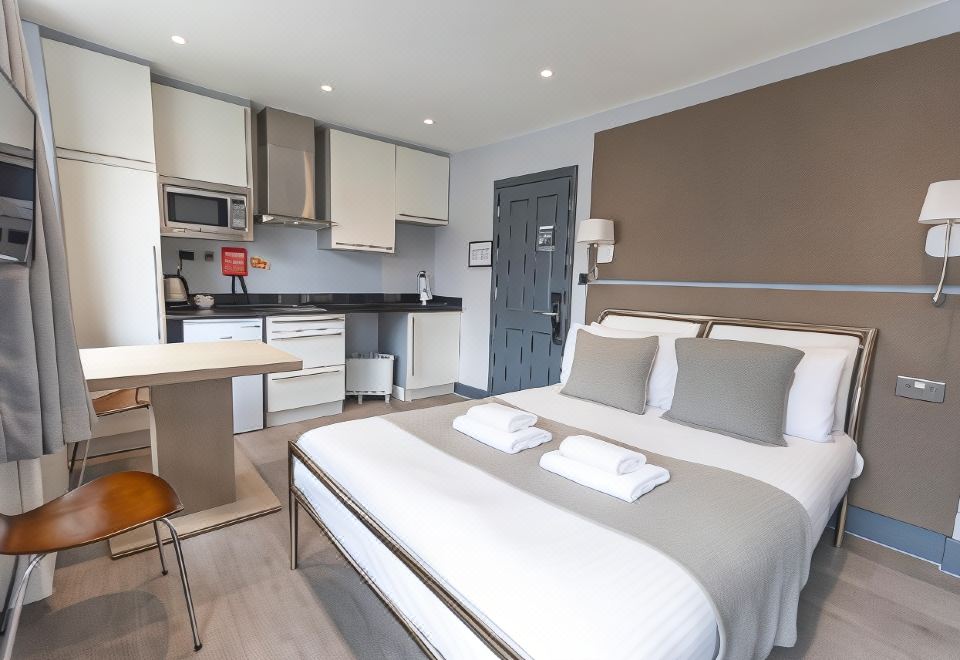 4. W6 호텔 해머..