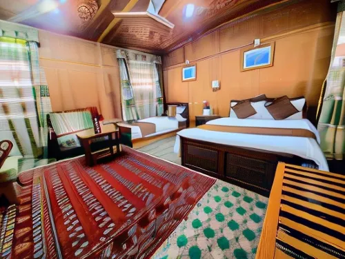 Aziz Palace Group of Houseboats