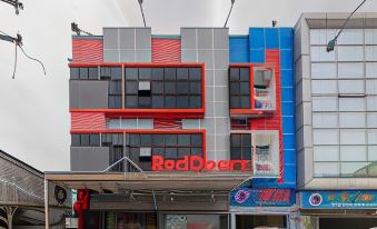 RedDoorz Plus Near Millenium Ict Centre Medan 2