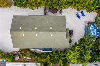 Seahorse Suite 1 Bedroom Villa by RedAwning Hotels near Drift-In AMI