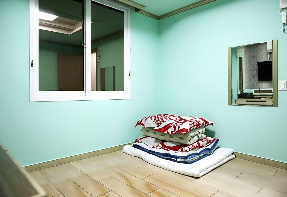 Moiri Guesthouse - Hostel - Housity