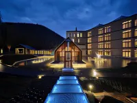 Lake Toya Tsuruga Resort Hikarinouta Hotels near Usuzan Ropeway