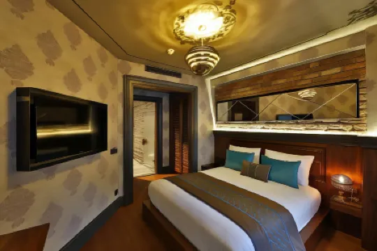 佩拉薩納特酒店