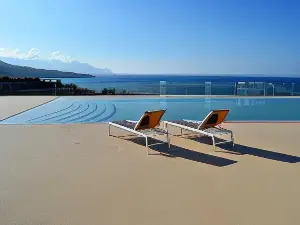 La Blanca Resort & Spa