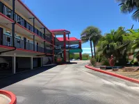 Sun Coast Inn - Parking