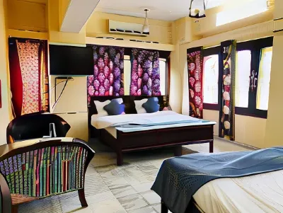 The JH Hotel Mountabu - 200 Mtrs from Nakki Lake