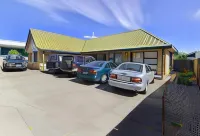 Classique Lodge Motel - Motels