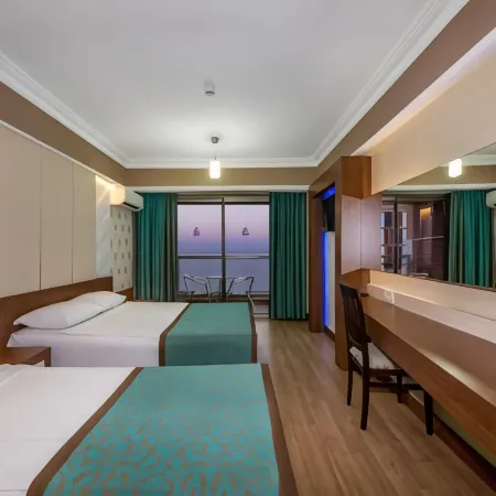 Tac Premier Hotel & Spa Отели рядом с достопримечательностью «Cleopatra Beach»