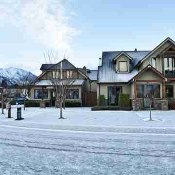 Wanaka Luxury Apartments Hotel Exterior