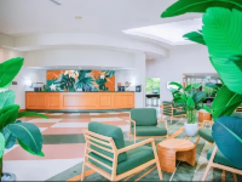 โรงแรมข้างฝั่งทะเล Cairns โรงแรมในแคนส์