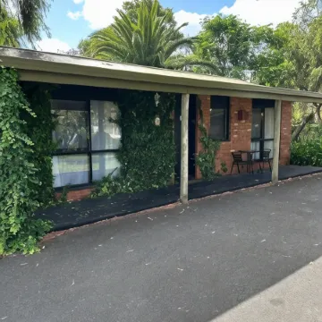 Best Western Colonial Village Motel