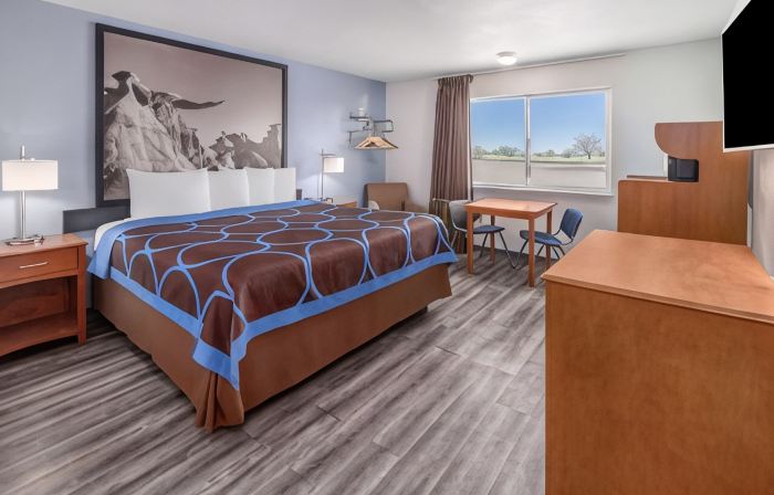 Super 8 by Wyndham Clayton