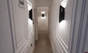 Efzen Hotel - Housity