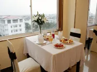 โรงแรม โคเซียนา ฮิว - สระว่ายน้ำบนดาดฟ้า