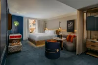 Hotel de la Poste - French Quarter, a Renaissance Hotel - Pools