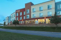 Fairfield Inn & Suites Marquette فنادق في ماركيت