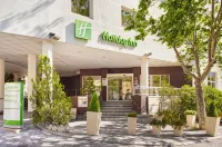 Holiday Inn 土倫市中心 Sanctuaire De Notre Dame Du Faron附近的飯店