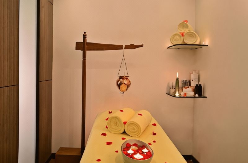 Leisure Inn Grand Chanakya