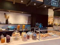 宜必思快捷盧加諾帕拉迪索酒店 - 早餐