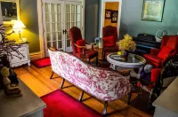 Greenwood Bed & Breakfast Hotels in Gilmer