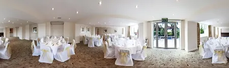 Holiday Inn Ashford - North A20 Отели рядом с достопримечательностью «St Peter & St Paul Church»