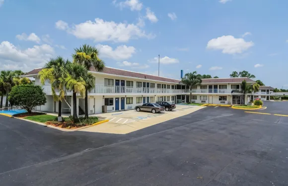 傑克遜維爾橙園6號汽車旅館