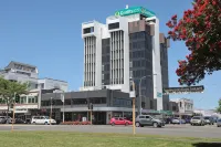 Quality Suites Central Square Hotels in 