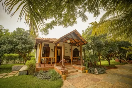 Brown Town Resort, Spa & Convention Отели в г. Рангаредди