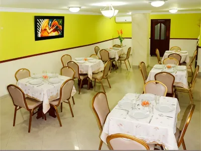 Hotel Intersuites Các khách sạn ở 