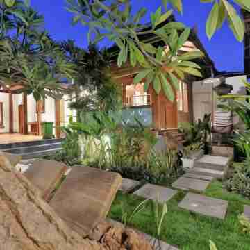 Hotel and Villa B52 Gili Air Hotel Exterior