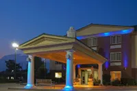 Holiday Inn Express & Suites Oxford