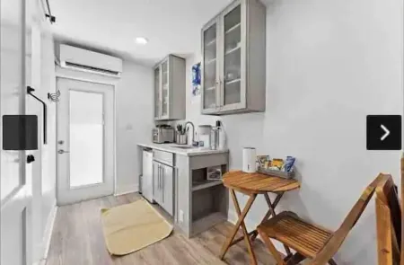 Unit "C": Private Own Entrance Beach PGA Golf LOCATION!!